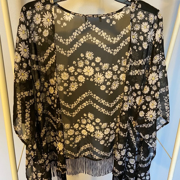 Cover-up shawl - Picture 1 of 1